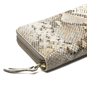 Cartera Quirelli para Mujer con Refuerzo Interno Estilo 040102 Serpiente Gris