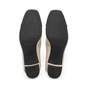 Zapatilla Punta Cuadrada Flexi para Mujer Estilo 119705 Beige