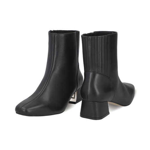 Botín en piel color negro Quirelli estilo 300805