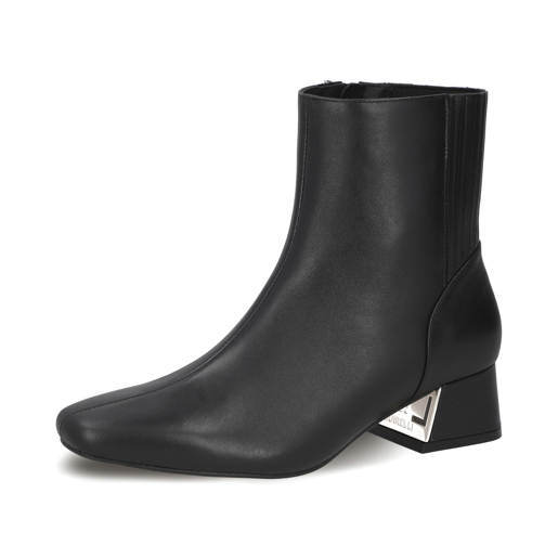 Botín en piel color negro Quirelli estilo 300805