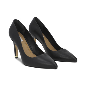 Zapatilla en piel color negro Quirelli estilo 302401