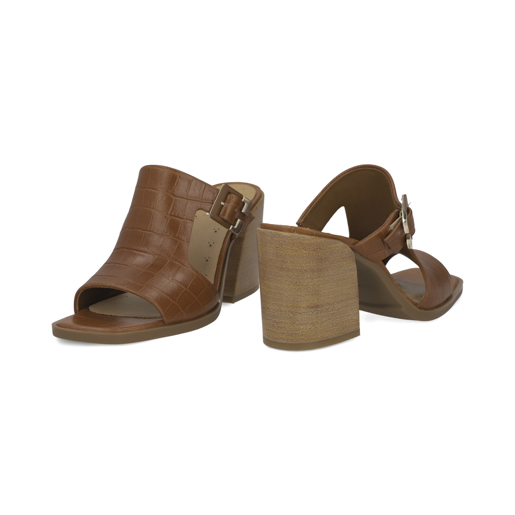 Sandalia de tacón en piel color tan Quirelli estilo 302601