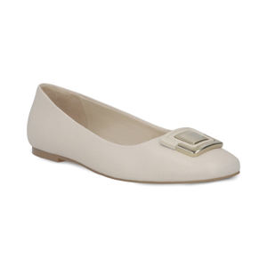 Balerina con herraje en piel color latte Quirelli estilo 302902