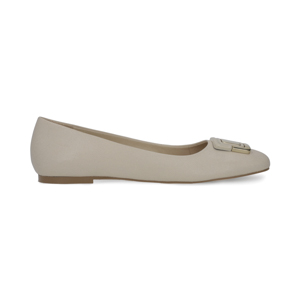 Balerina con herraje en piel color latte Quirelli estilo 302902